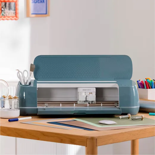 CRICUT Maker 4 Schneideplotter für Vinyl Papier und Stoff