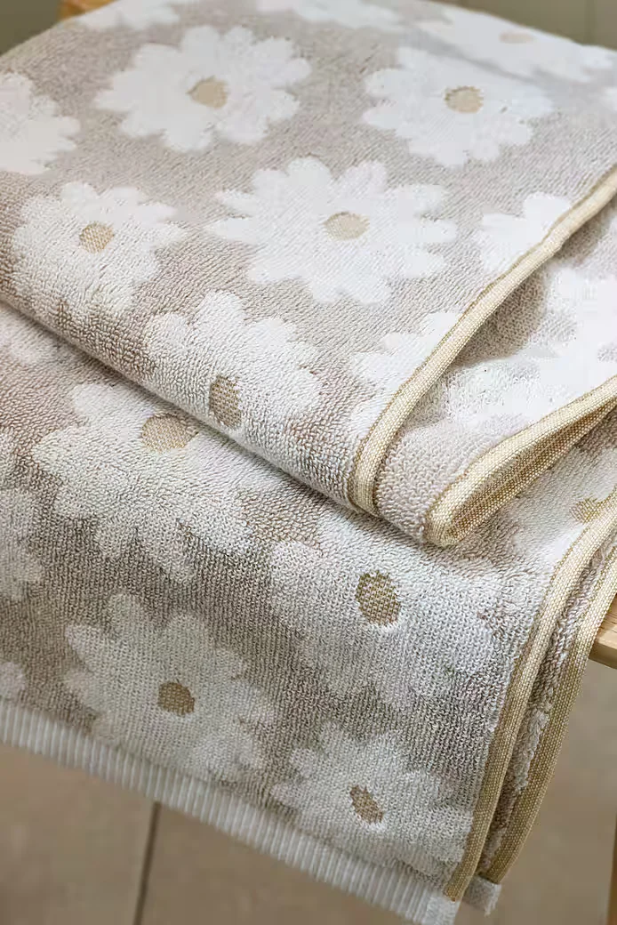 NEXT Handtuch aus 100 % Baumwolle mit Blumenmotiv