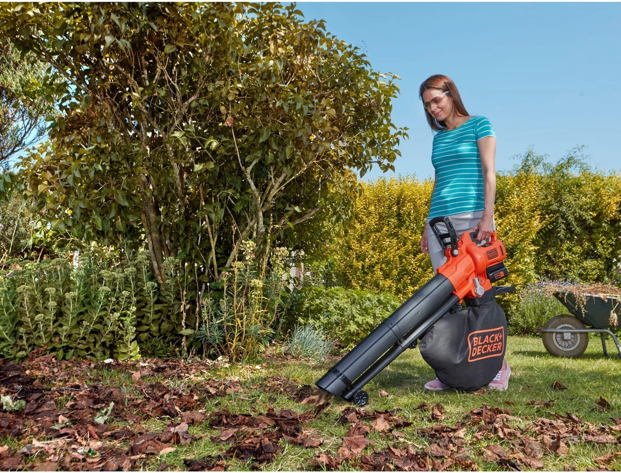 Black & Decker BCBLV3625L1 Akku Laubbläser Laubsauger 36V Solo