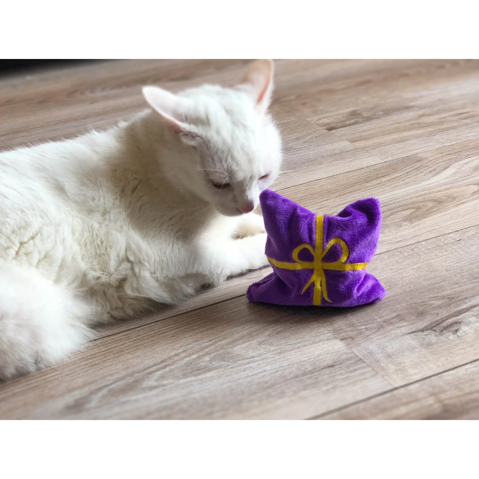 AUMÜLLER Katzenspielkissen mit Baldrian lila Weihnachtsgeschenk
